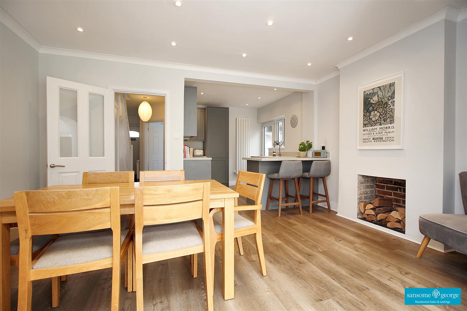3 bed property in Drayton Road, Reading
